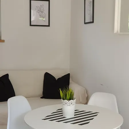 Studio Ix - Wyscigi Apartment